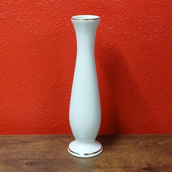 Bloomsburg State College White & Gold Tone Trim 9" Bud Flower Vase - Picture 2 of 4